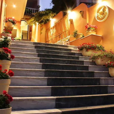 Mouse Island Apartahotel Perama (Corfu)
