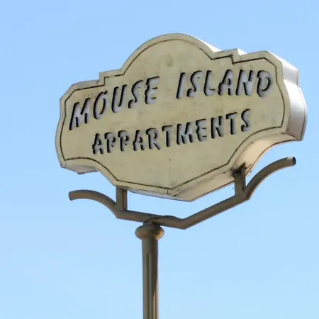 Mouse Island Apartmanhotel
